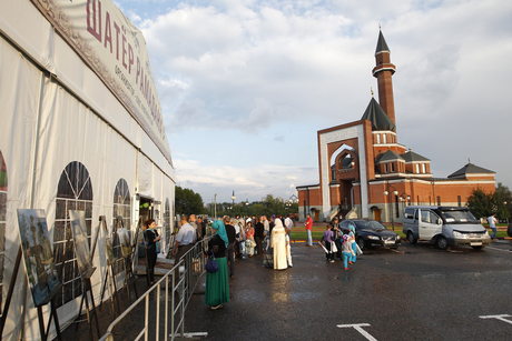 Vice-President of the Heydar Aliyev Foundation Leyla Aliyeva hosts iftar in Moscow (PHOTO)